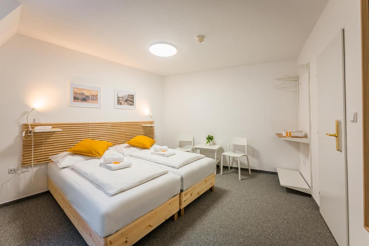 Self-Service Hotel Ostas Praha ภายนอก รูปภาพ