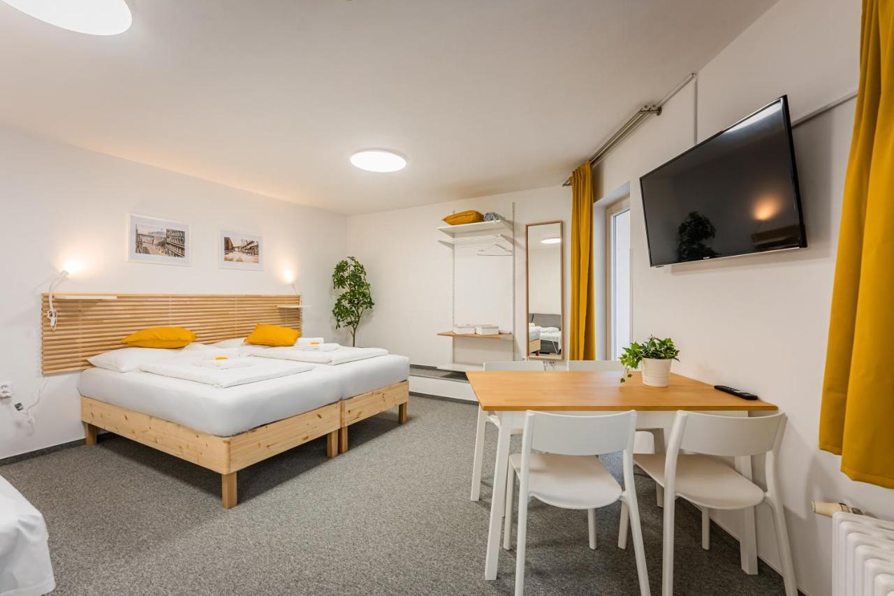 Self-Service Hotel Ostas Praha ภายนอก รูปภาพ