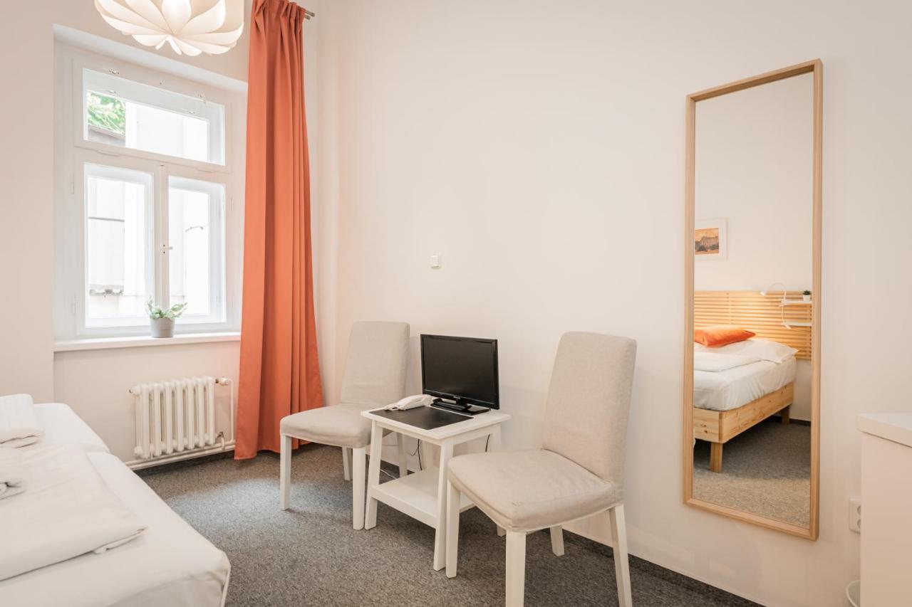 Self-Service Hotel Ostas Praha ภายนอก รูปภาพ
