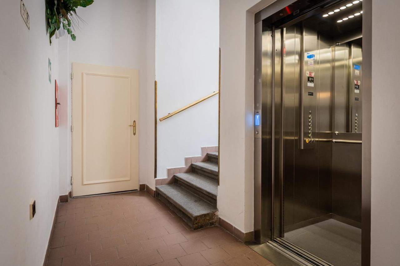 Self-Service Hotel Ostas Praha ภายนอก รูปภาพ