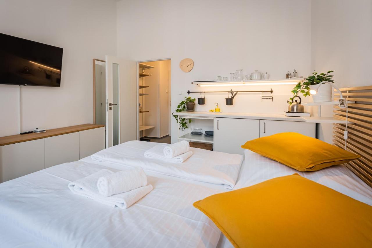 Self-Service Hotel Ostas Praha ภายนอก รูปภาพ