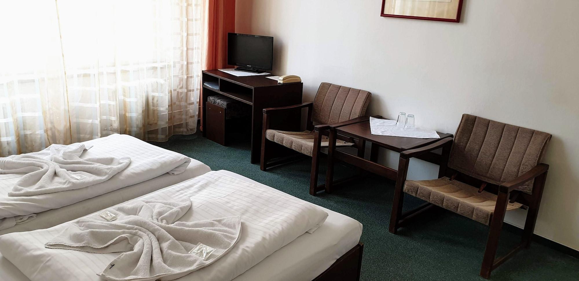 Self-Service Hotel Ostas Praha ภายนอก รูปภาพ