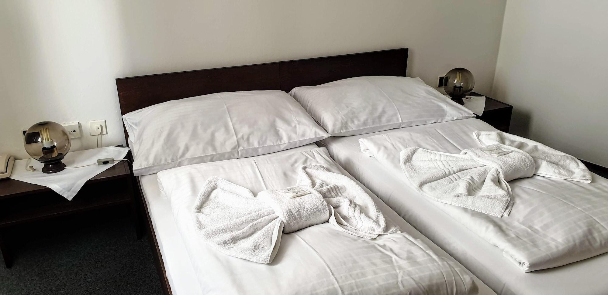 Self-Service Hotel Ostas Praha ภายนอก รูปภาพ